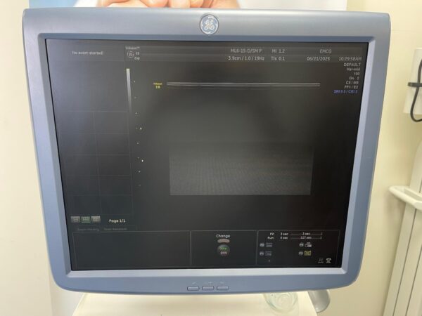 GE Voluson E8 - Image 9